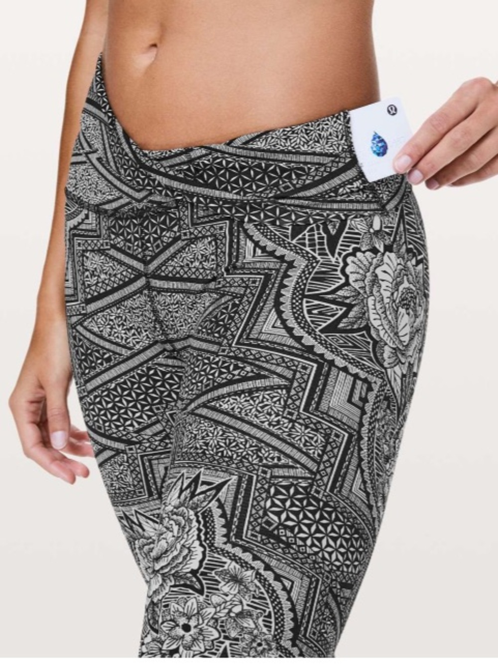 Lululemon Wunder under black&white flower of life